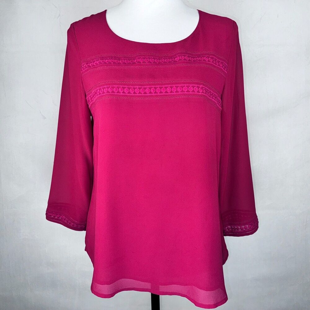 Naked Zebra Blouse Sz M Round Neck Keyhole Back Embroidered 3/4 sheer sleeves
